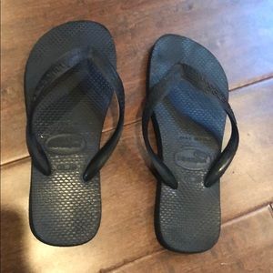 In Excellent Condition Black Havaianas 35-36